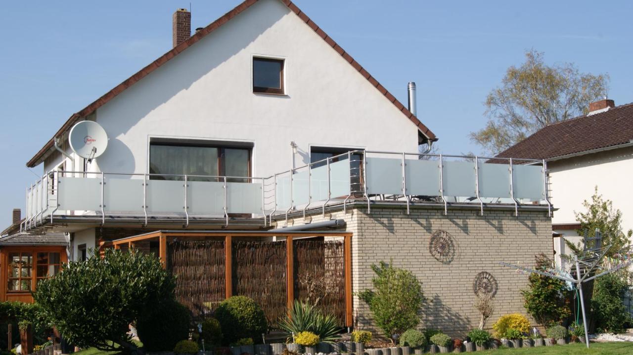 Komplette Wohnung Im Schoenen Weserbergland / Heyen Bagian luar foto